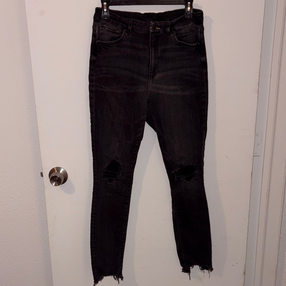 Edgy Black Ripped Skinny Jeans for Women